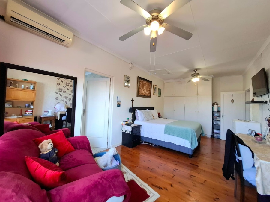 7 Bedroom Property for Sale in Gonubie Eastern Cape
